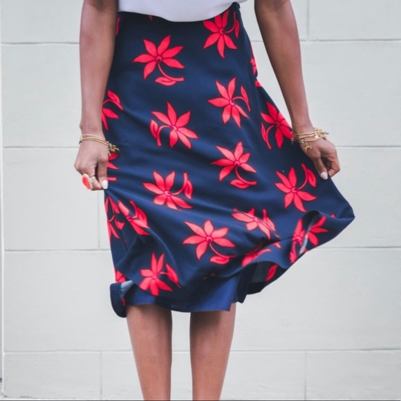 BANANA REPUBLIC navy and red A-line skirt, size 6